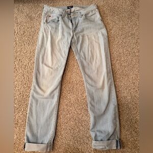 Hudson Crop Light Wash: Mid-Rise